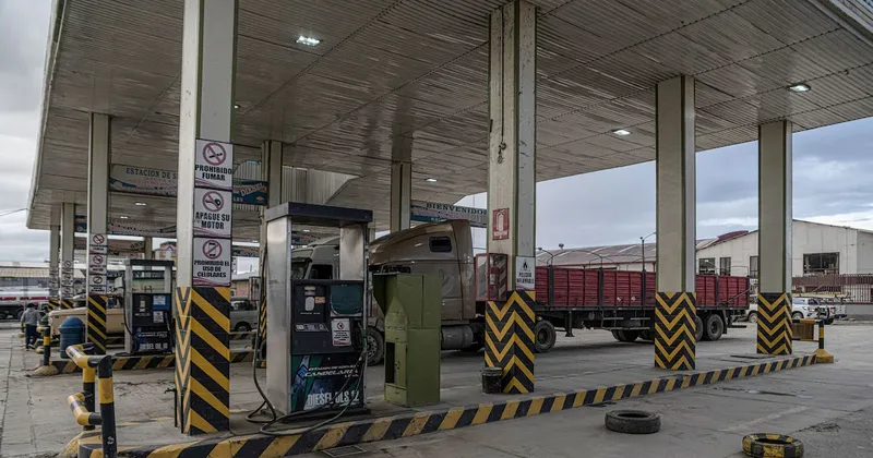 Bolivia elimina el subsidio al diésel en medio de un programa de reformas con el FMI