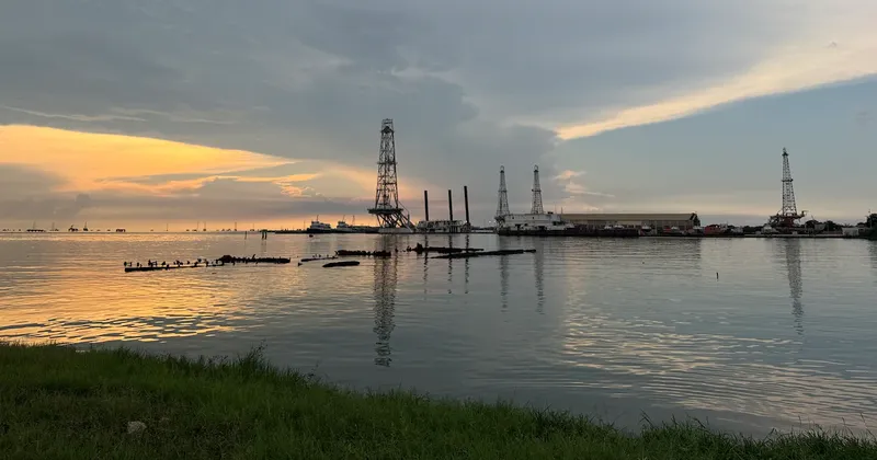 Empresarios expropiados por Chávez piden volver a operar en nueva apertura petrolera de Venezuela