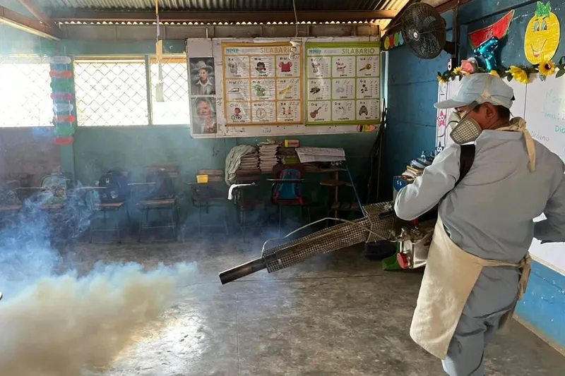 Refuerzan jornada preventiva contra el dengue en Los Solanos