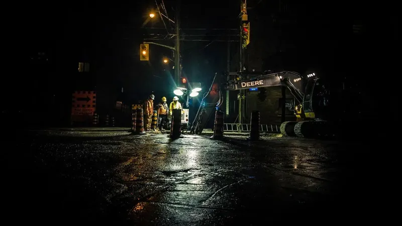 Trabajo en el turno de noche cuando se cambia la hora: ¿voy a cobrar por los 60 minutos de más?