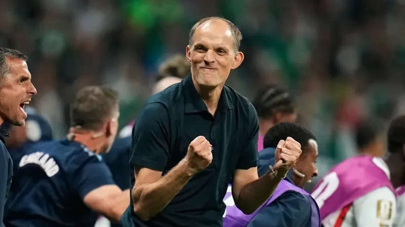 DT de Inglaterra se arrepiente de no haber comido pasto del Estadio Azteca tras vencer a México en el Mundial 2026