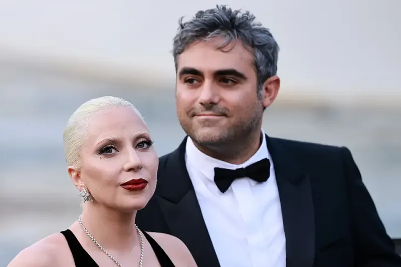 Lady Gaga da la bienvenida a su primer hijo junto a Polansky