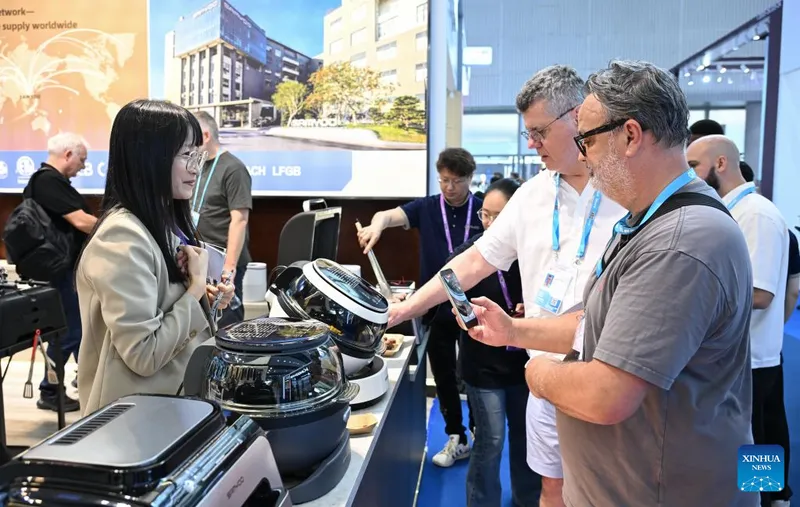 140ª edición de la Feria de Cantón abre sus puertas a visitantes en Guangzhou