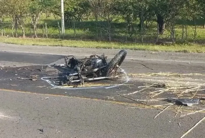 Motorizado muere al estrellarse contra un objeto fijo en el Caribe Norte