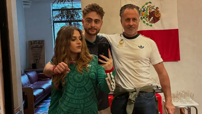 Nico, hijo de Erika Buenfil, comparte nuevas fotos junto a su padre y hermana y la actriz reacciona
