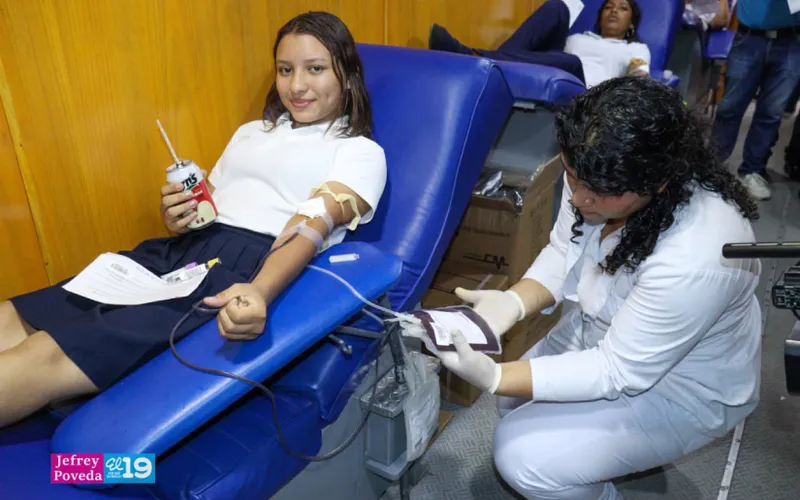 Estudiantes técnicos donan sangre para salvar vidas