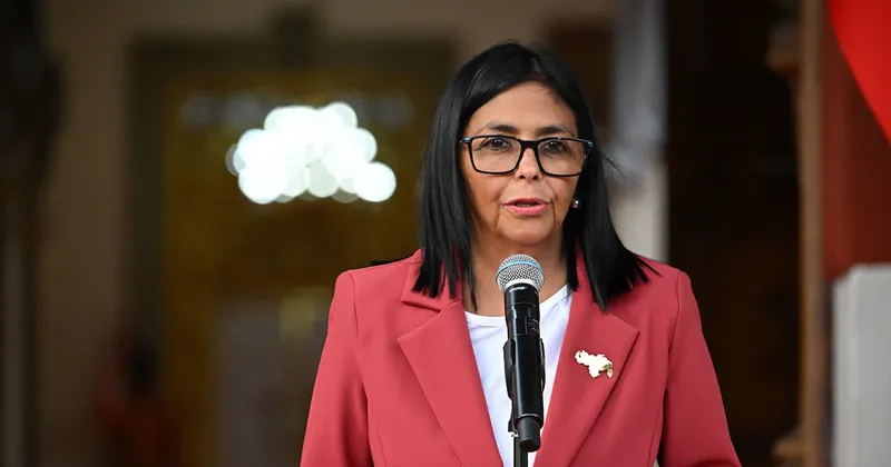 Delcy Rodríguez nombra a un exasesor de la oposición como canciller de Venezuela