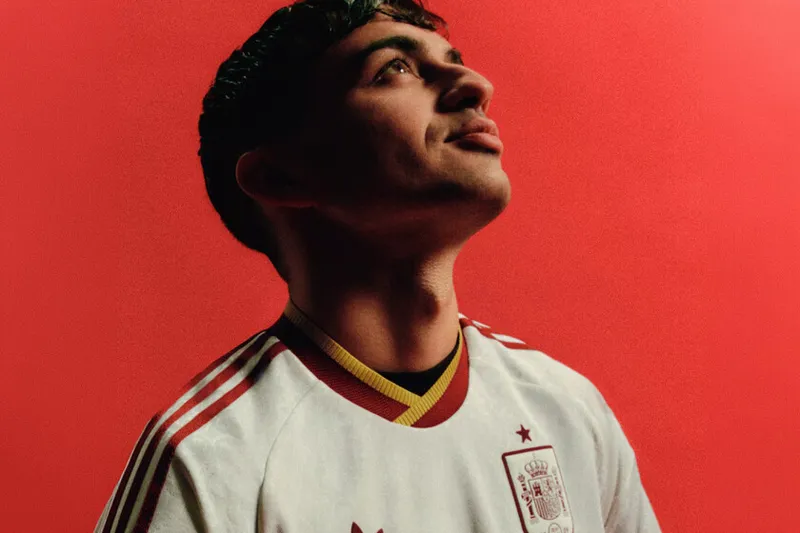 Una camiseta oficial del Mundial cuesta 150 dólares. El negocio de internet que te las vende a 4 euros esconde un giro inesperado
