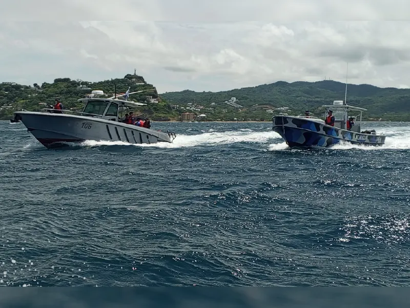 Fuerza Naval continúa con la búsqueda de cinco pescadores que naufragaron en el Pacífico