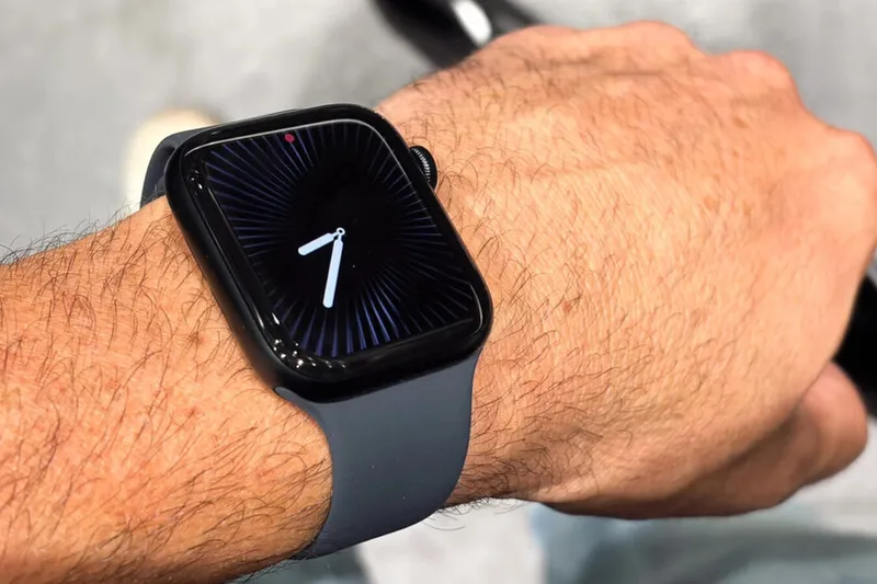 ¿Nuevo o reacondicionado? Viendo el precio del Apple Watch SE 3 con 5G, lo tengo claro