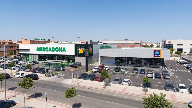 Más rivales para Mercadona en las islas: ya hay fecha prevista para la apertura de nuevos Lidl, Aldi y más supermercados