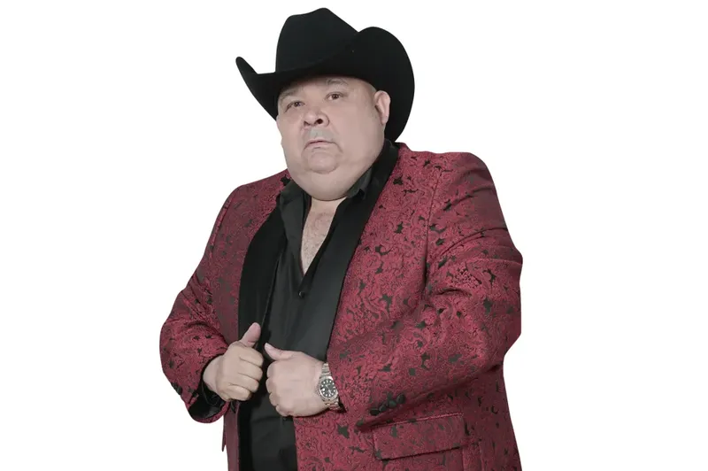 El Coyote y Su Banda Tierra Santa regresa al No. 1 de Regional Mexican Airplay después de casi 26 años