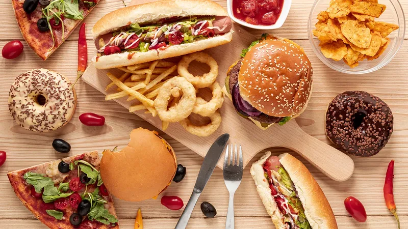 Los comemos a diario y son perjudiciales: los alimentos que podrían estar dañando tu cerebro según la ciencia
