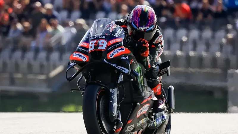 Acosta regala la victoria sprint a Jorge Martín, que recupera el liderato MotoGP en Spielberg