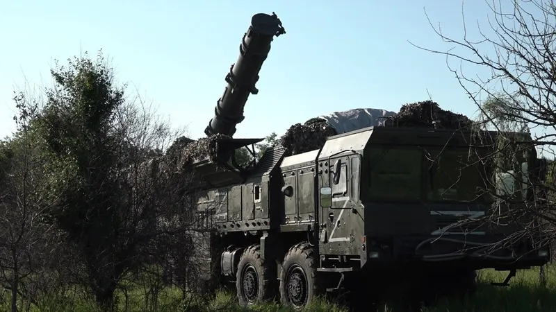 Rusia ataca cuatro buques de carga seca que transportaban suministros para las fuerzas de Kiev