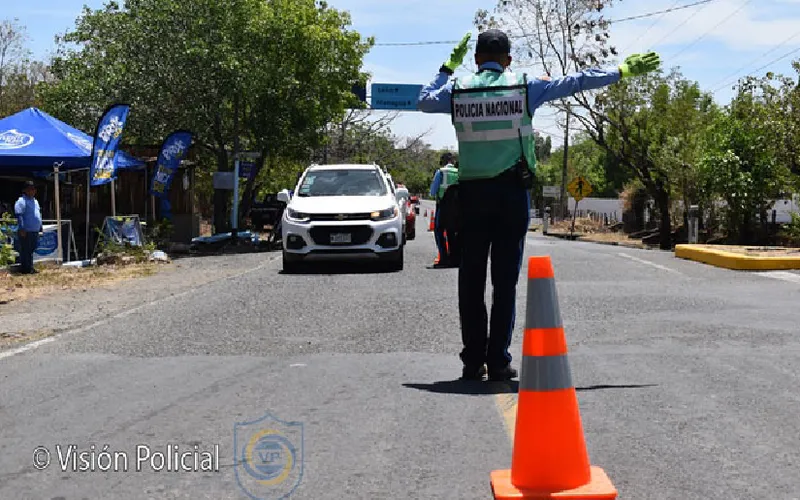 Policía Nacional fortalece controles en la vía con uso de alcoholímetros y radares de velocidad