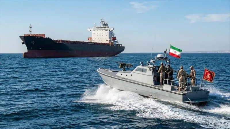 CGRI de Irán informa que más barcos cruzan estrecho de Ormuz bajo su coordinación