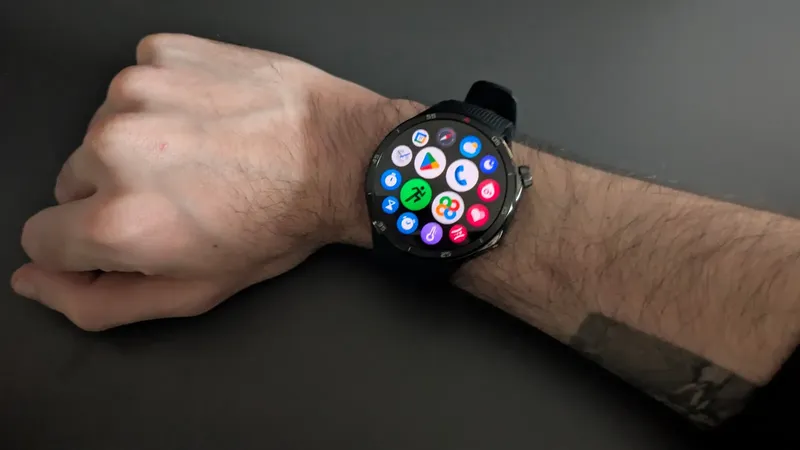 La razón por la que no puedes instalar apps en tu smartwatch con Wear OS
