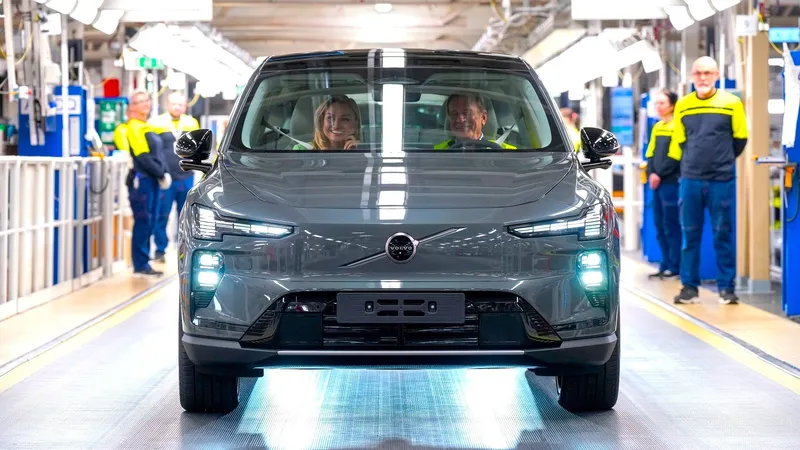 Ya tiene 11 meses de espera: con 810 km este SUV eléctrico de Volvo pone contra las cuerdas al BMW iX3