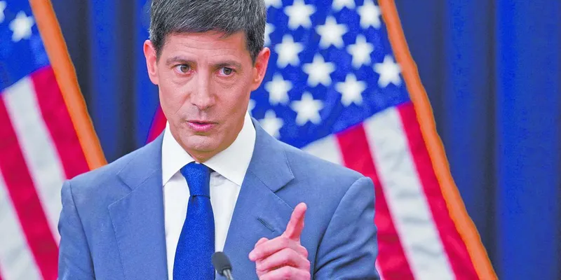 Warsh regresa a la Fed a modelo similar al de los 90