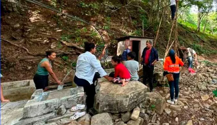 Rehabilitan sistema de agua en comunidad rural