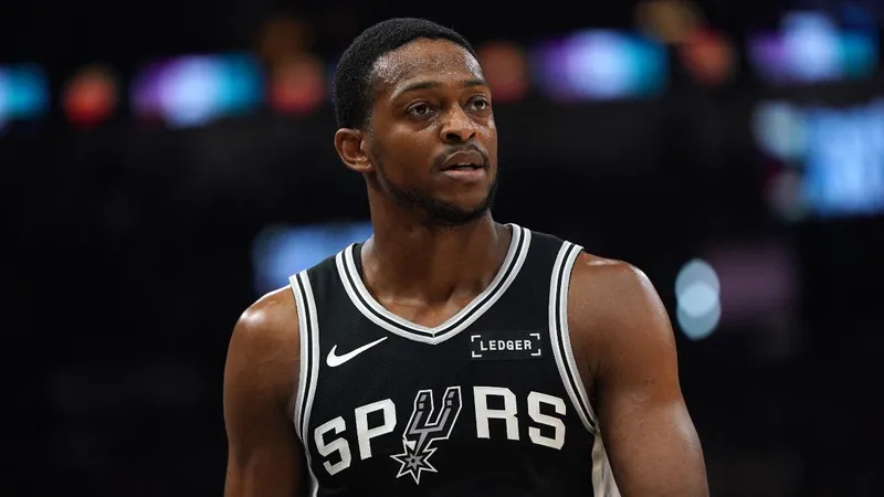 Los Spurs siguen confiando en De’Aaron Fox