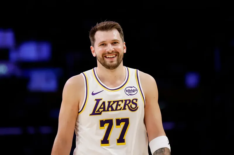 Luka Doncic se mete al primer equipo All-NBA: LeBron James fuera de los seleccionados