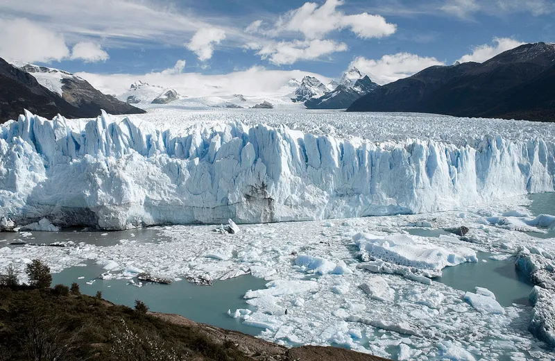 El glaciar Perito Moreno retrocede 910 metros en 100 días y bate récord histórico