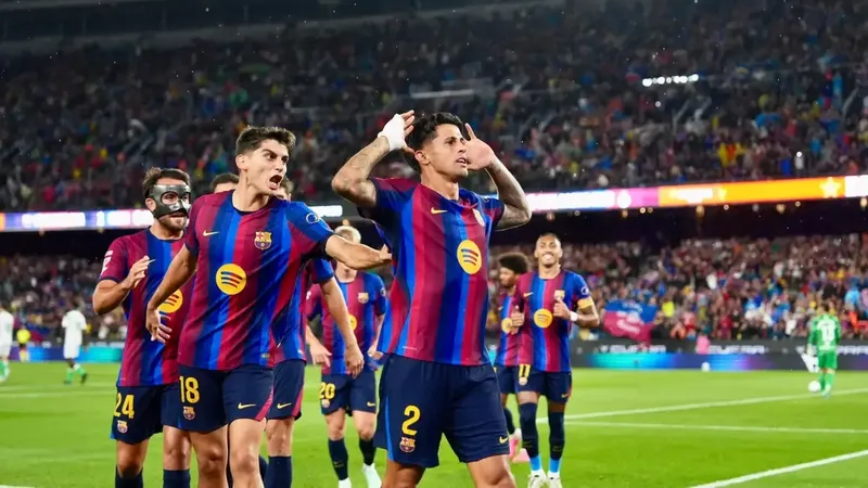 Dos espectaculares golazos de Cancelo