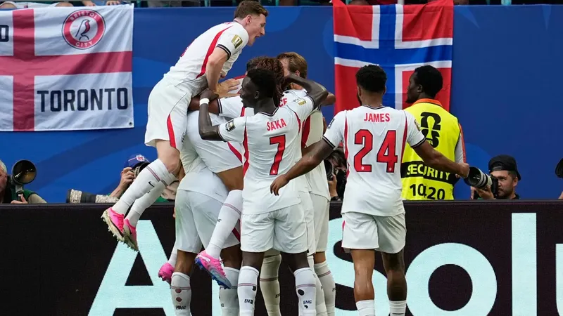 Jude Bellingham guía a Inglaterra a semifinales con un doblete contra Noruega