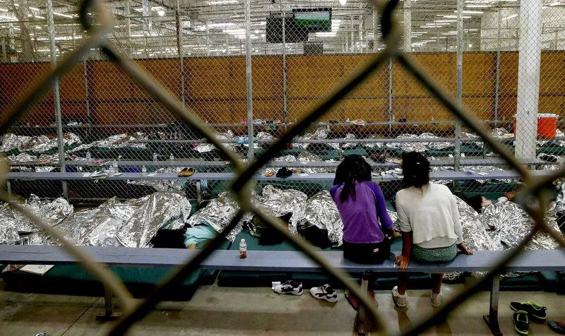 EE.UU planea construir un centro de acogida con valla de 2,4 metros para niños migrantes