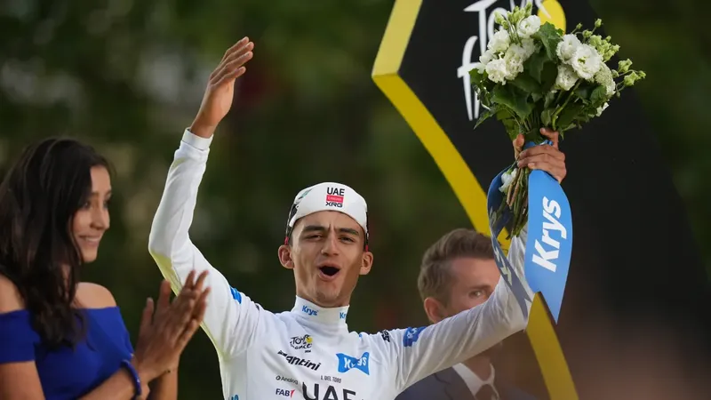 Claudia Sheinbaum felicita a Isaac del Toro tras su podio en el Tour de France: “México se siente muy orgulloso”