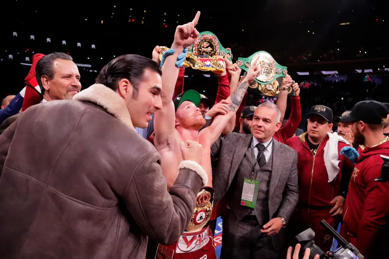 Christian Mbilli llama viejo al Canelo Álvarez, pero no le resta poder