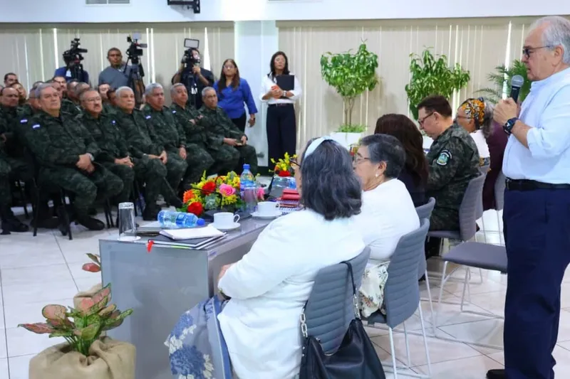 Ejército de Nicaragua respalda reformas a la Constitución Política