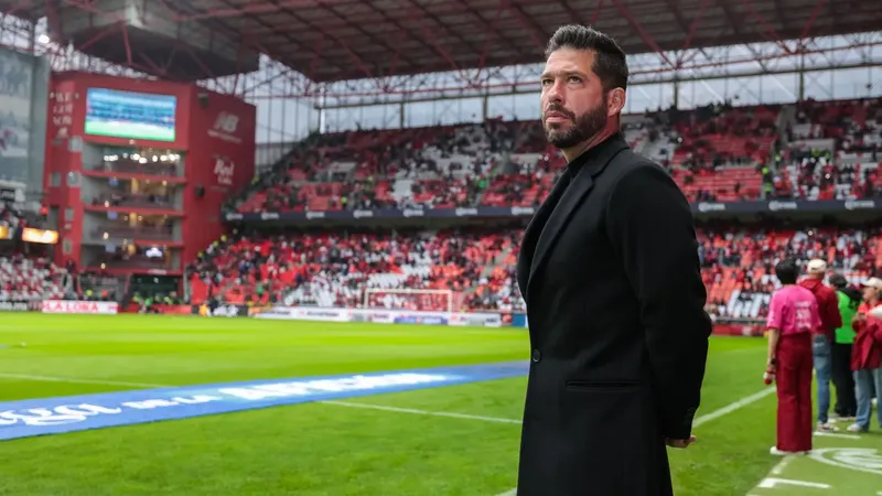 Tuzos de Pachuca anuncia a Benjamín Mora como su nuevo DT