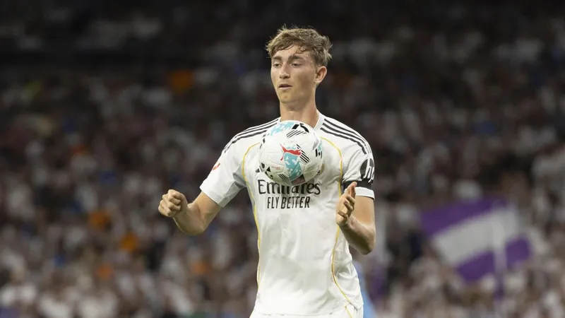 Dardo de Huijsen a Luis De La Fuente por su 'no convocatoria' para el Mundial