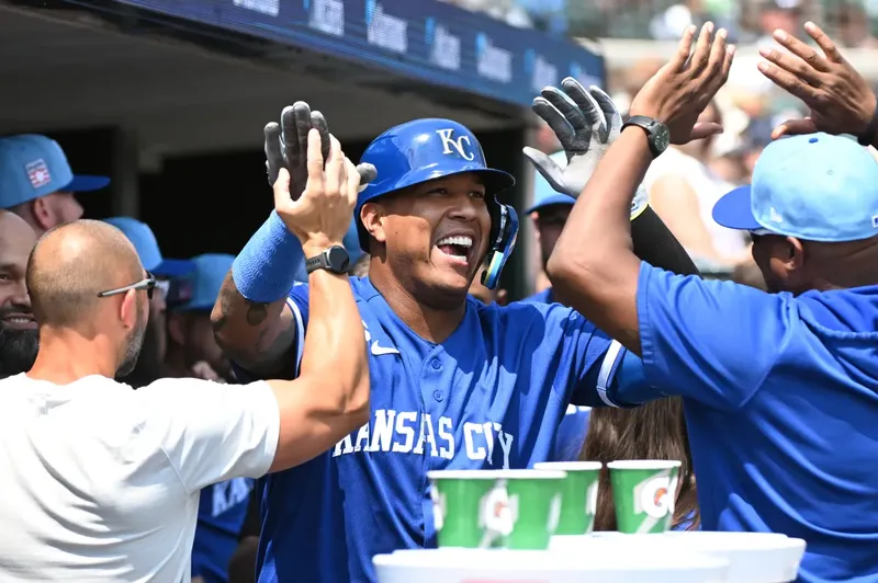El venezolano Salvador Pérez se convirtió en líder histórico de jonrones de los Kansas City Royals