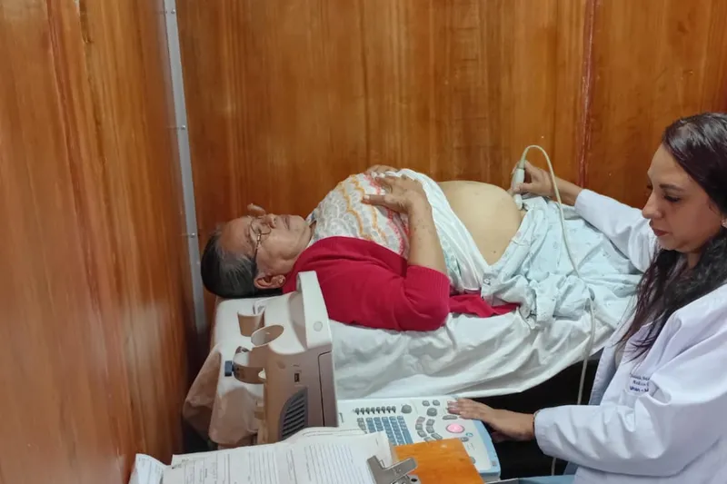 Brigada médica atiende a familias del barrio Martha Quezada