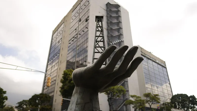 Venezuela reestructurará su deuda externa, confirman autoridades