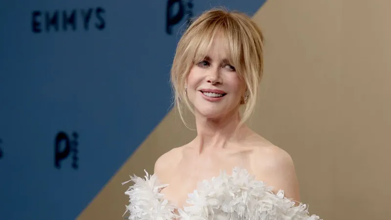 Nicole Kidman sorprende en los Emmy 2026 con un espectacular 'look bridal'
