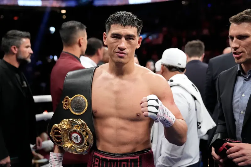Dmitry Bivol volvió como una aplanadora y abre las puertas a fuertes combates