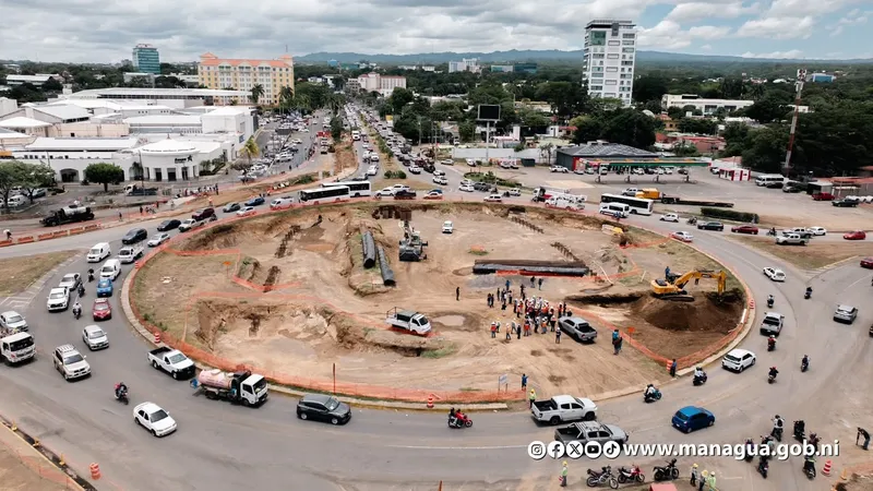A paso firme avanzan obras de construcción del tramo III de la Pista Héroes de la Insurrección