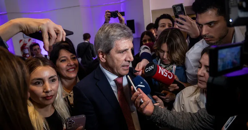Argentina podría usar swap con China para cubrir necesidades financieras en 2027, dice Caputo