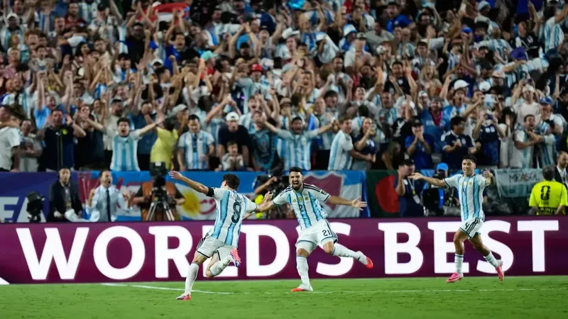 Se calienta el Inglaterra- Argentina: "Jugamos contra los piratas usurpadores"