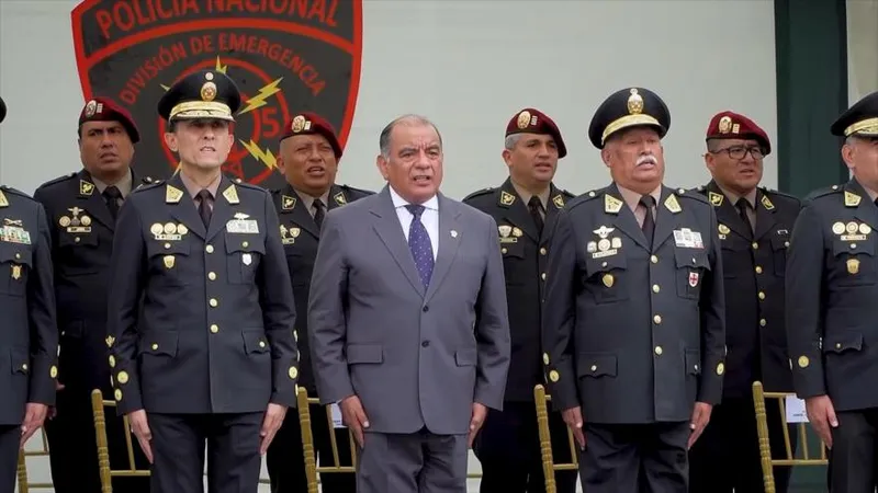 Escalada de criminalidad en Perú pone al ministro del Interior ante una censura