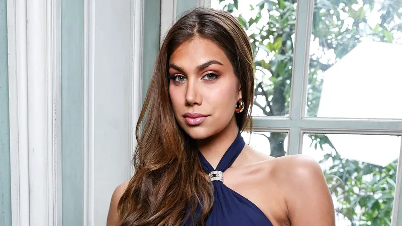 Lina Luaces debuta como presentadora en Telemundo y así estuvo presente Lili Estefan