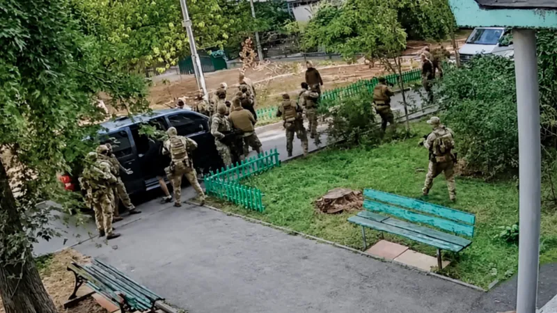 Tiroteo entre fuerzas de seguridad de Ucrania revela fracturas internas en Kiev