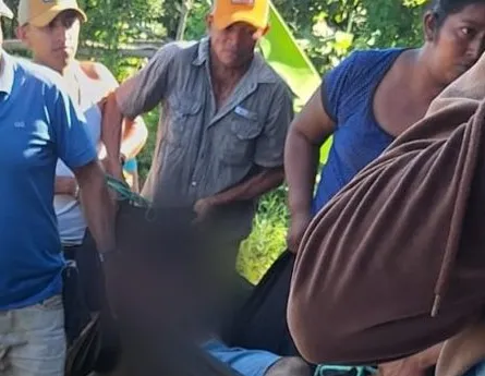 Policía busca a sujeto que al calor de los tragos mató a su hermano en el Caribe Sur