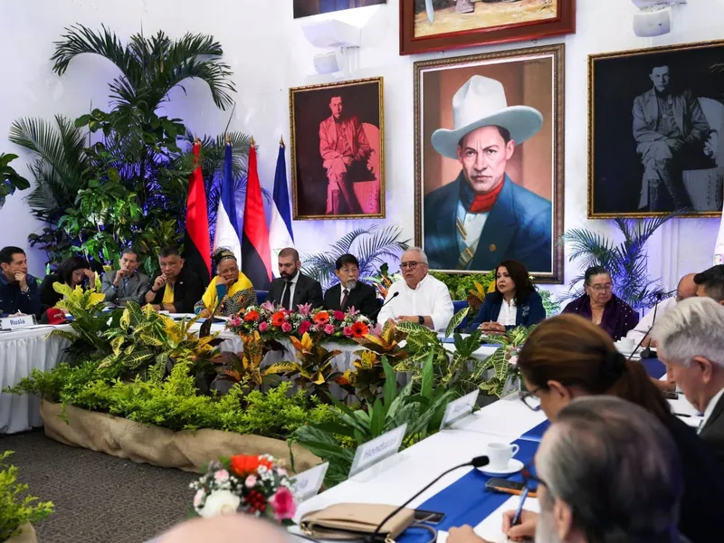 Asamblea Nacional expone a misiones diplomáticas el respaldo popular a las reformas constitucionales