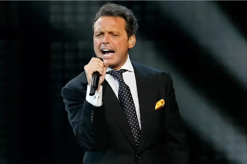 Luis Miguel anuncia su gran regreso a los escenarios para 2027